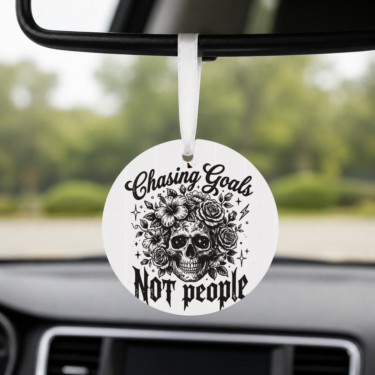 Chasing Goals - Black Skull - Round Car Charm in white